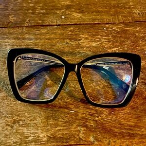 Eye glasses by diff.